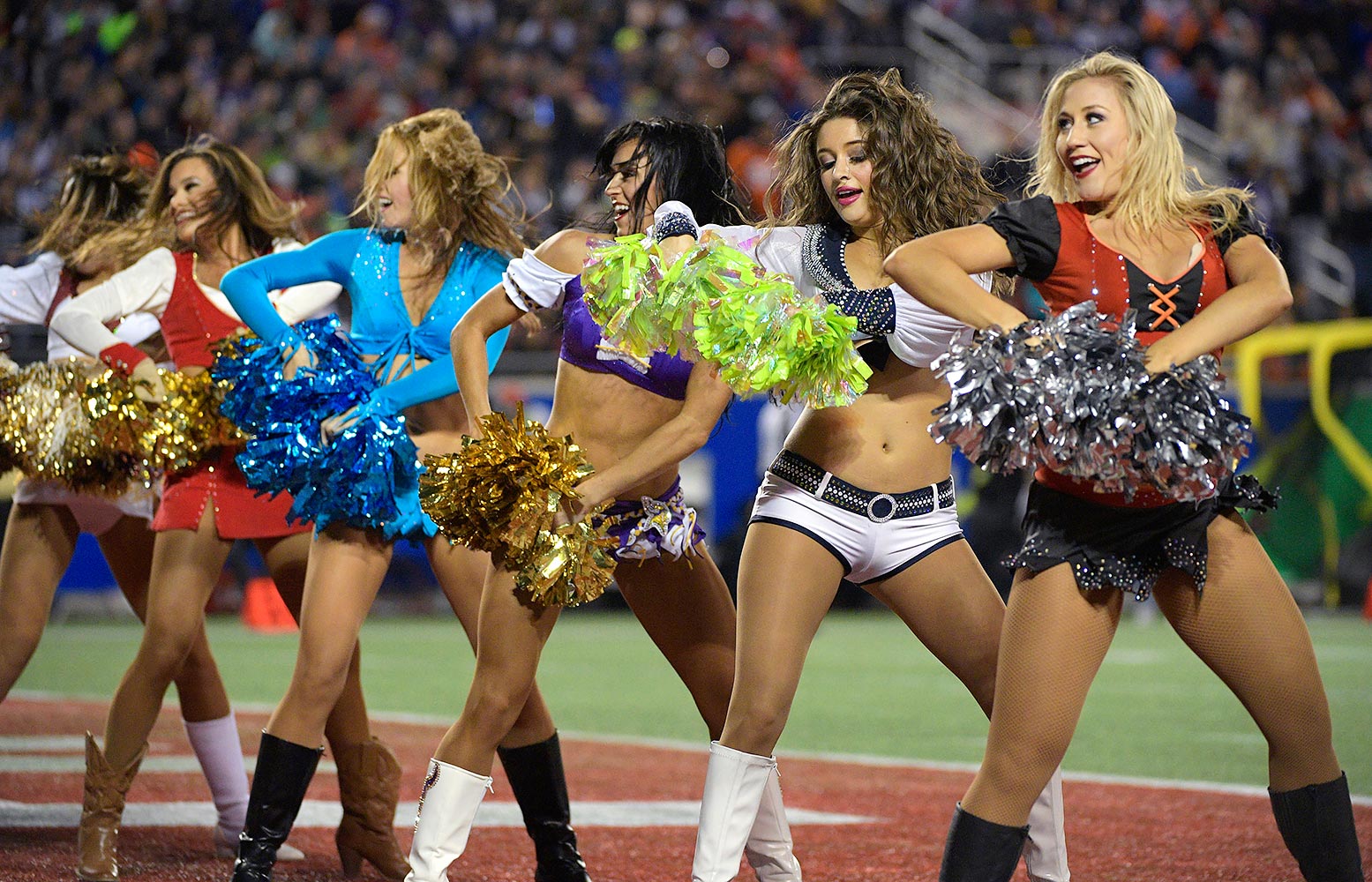 images/NFL-Cheerleaders.jpg